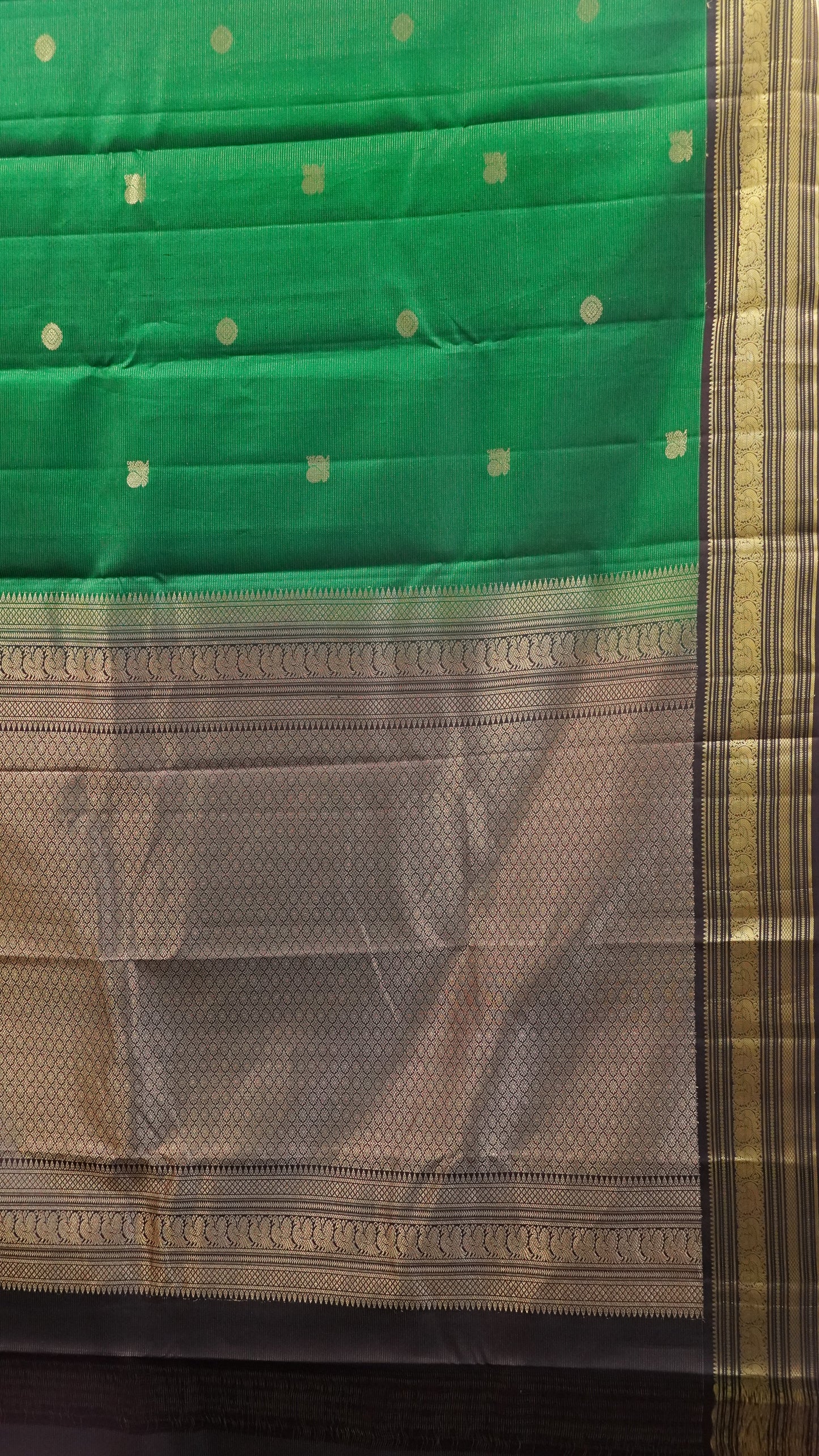 Pure Kanjivaram Silk Saree -Bottle Green-Vairaoosi