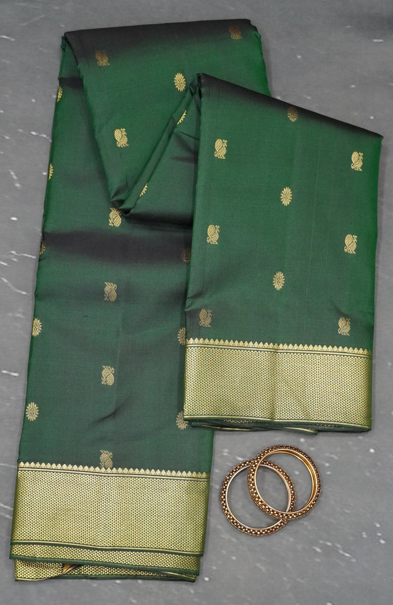 Pure Kanchipuram Silk Saree -Bottle Green Mayil Chakram
