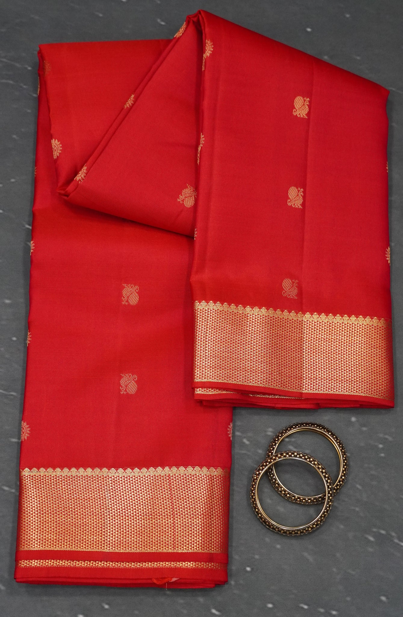 Pure Kanchipuram Silk Saree -Red Mayil Chakram