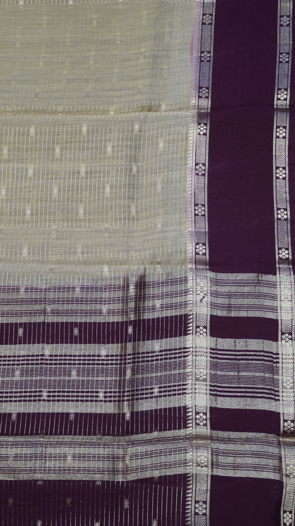 Viscose Saree-Floral Rettapet -Beige