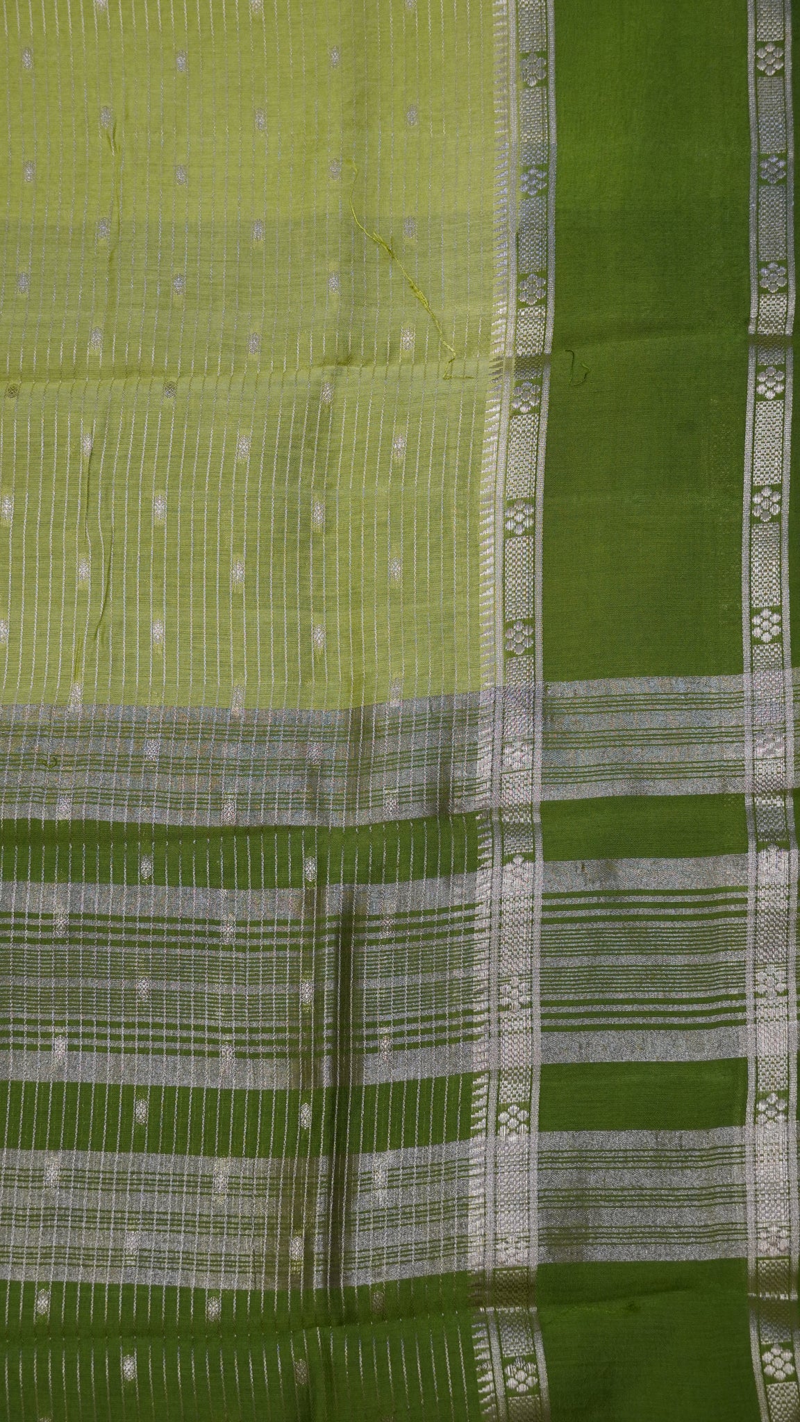 Viscose Saree-Floral Rettapet -Light Green