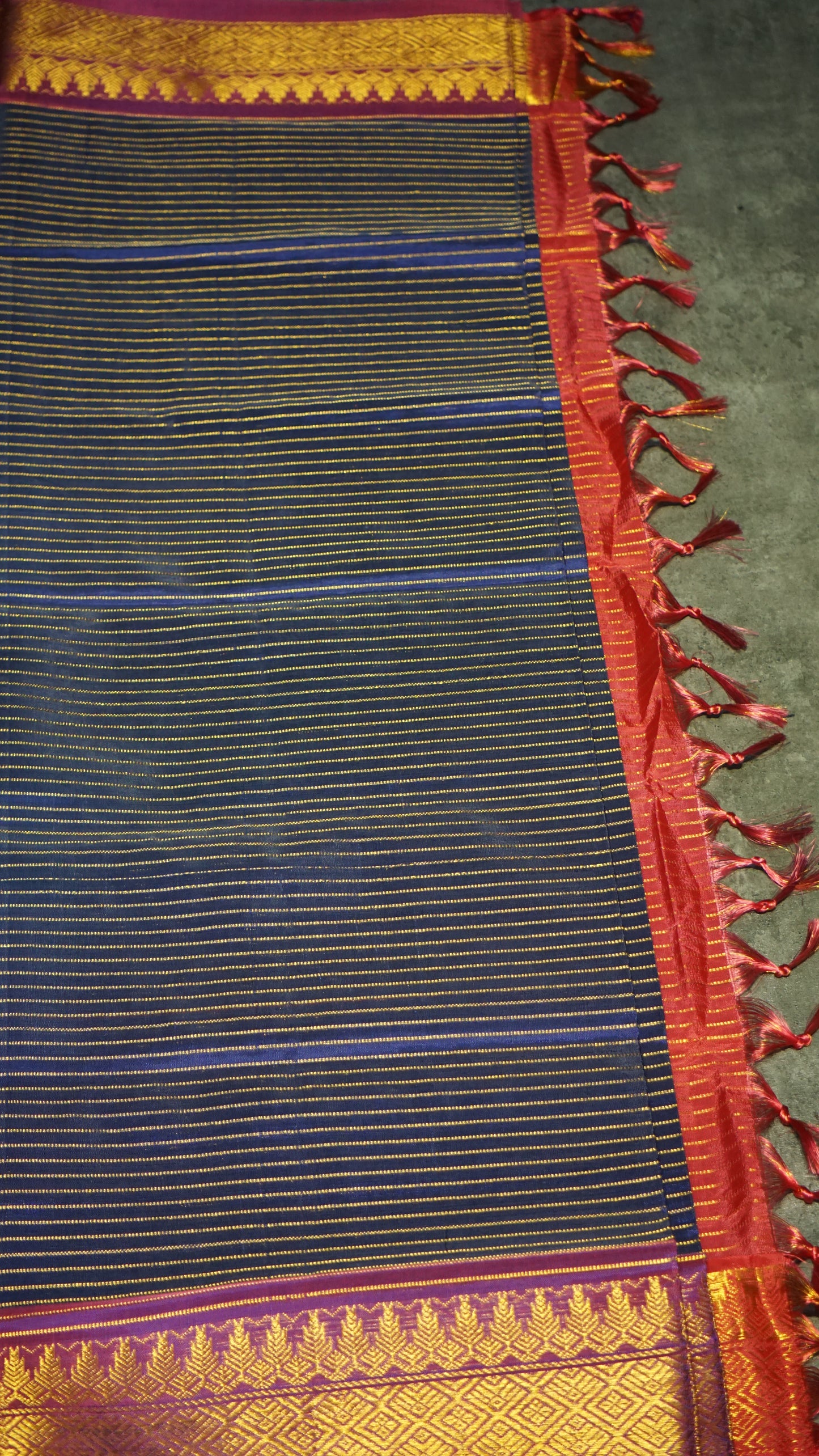 Vazhai Naaru Pattu Saree Velthari Pinkish Red - Purple