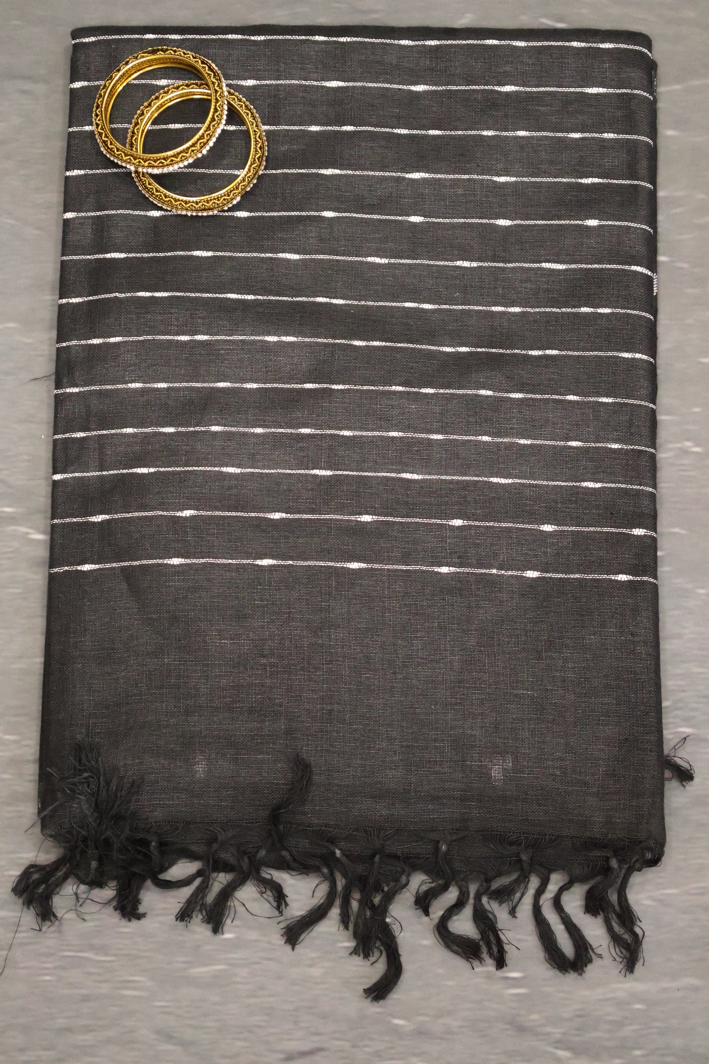 Linen Saree -Round Butta-Black