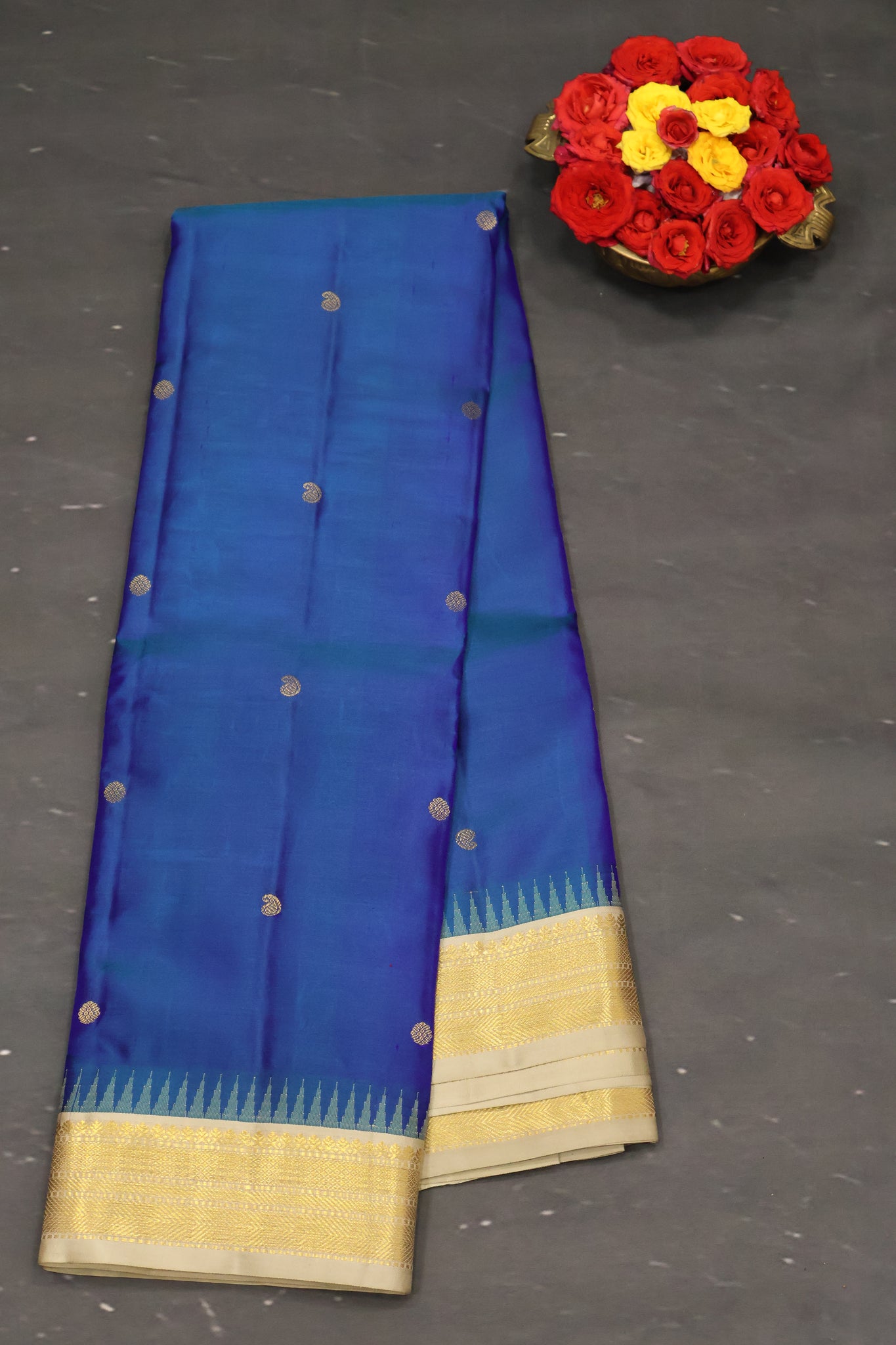 Akshayam - Pure Kanchipuram Silk Saree - Blue Dual Shade