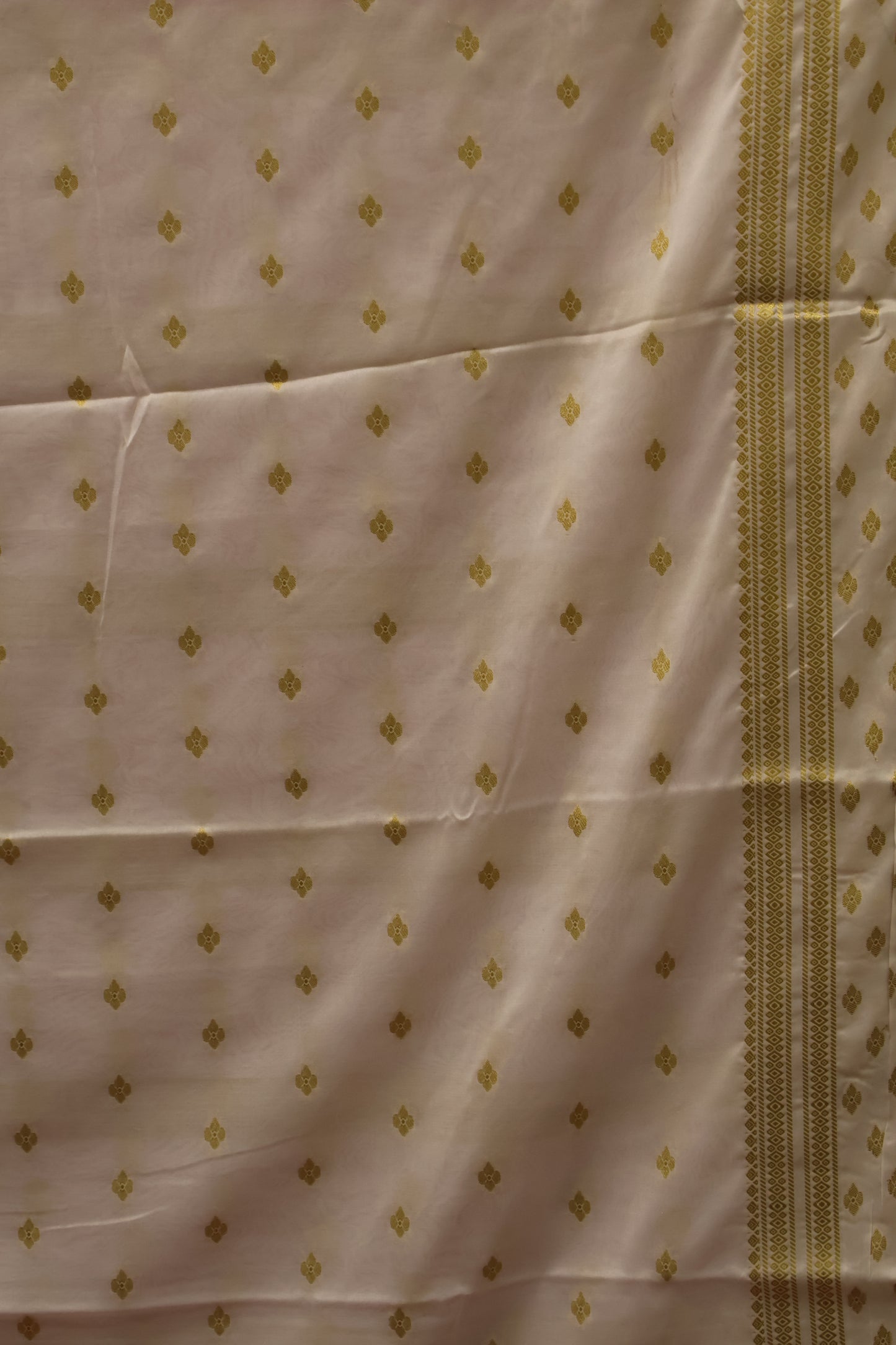 Semi Mysore Silk Saree-Red-White Floral Buta