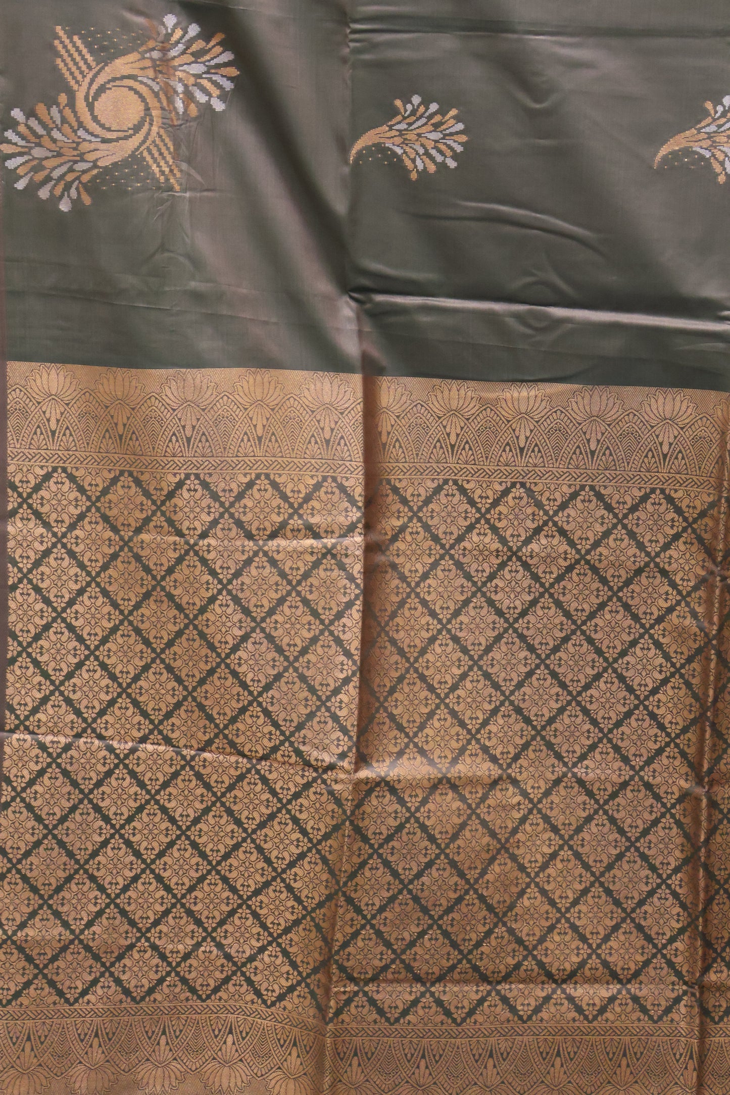 Semi Soft Silk Saree-Floral Pattern-Army Green