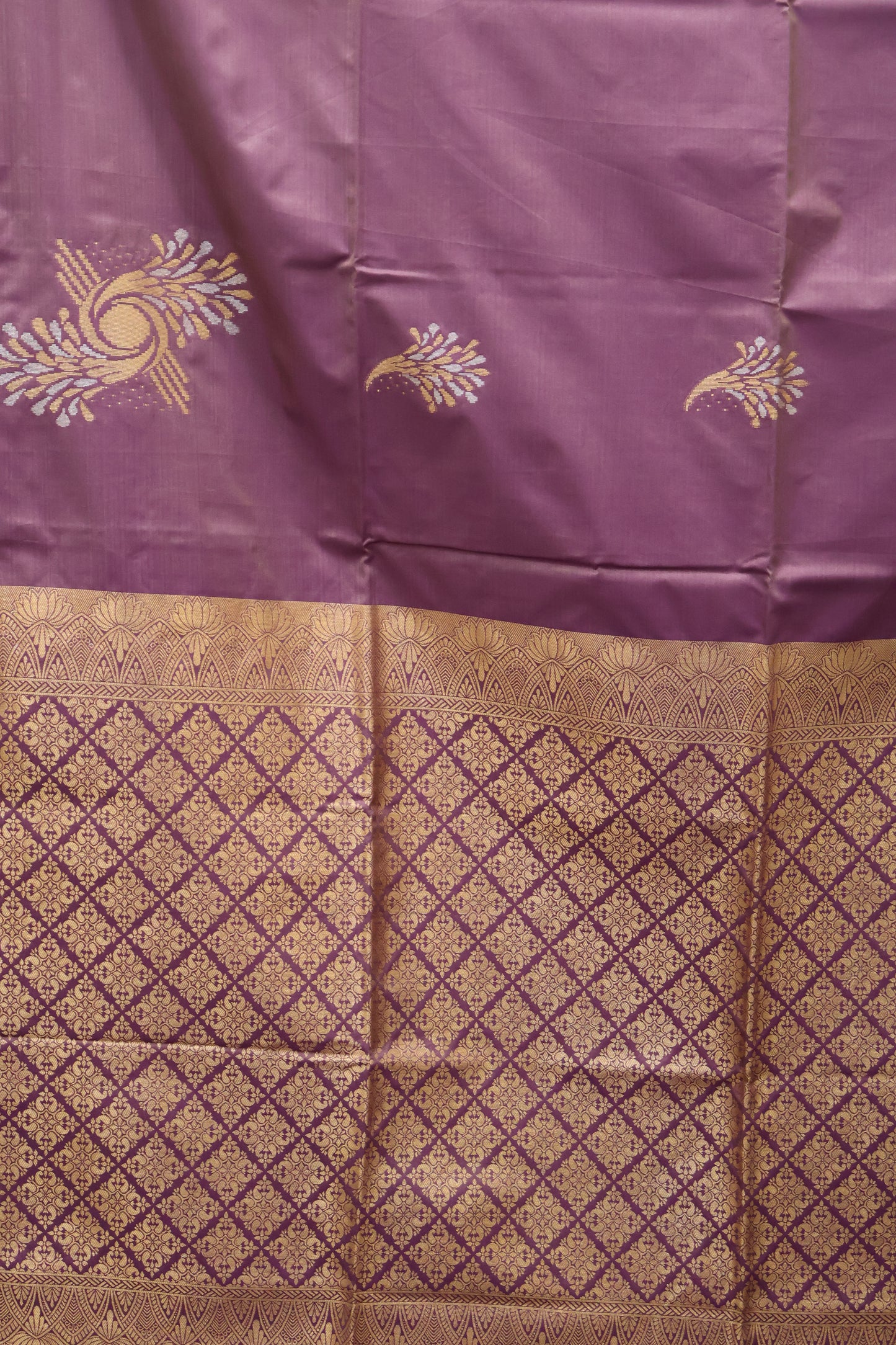 Semi Soft Silk Saree-Floral Pattern- Light Arakku