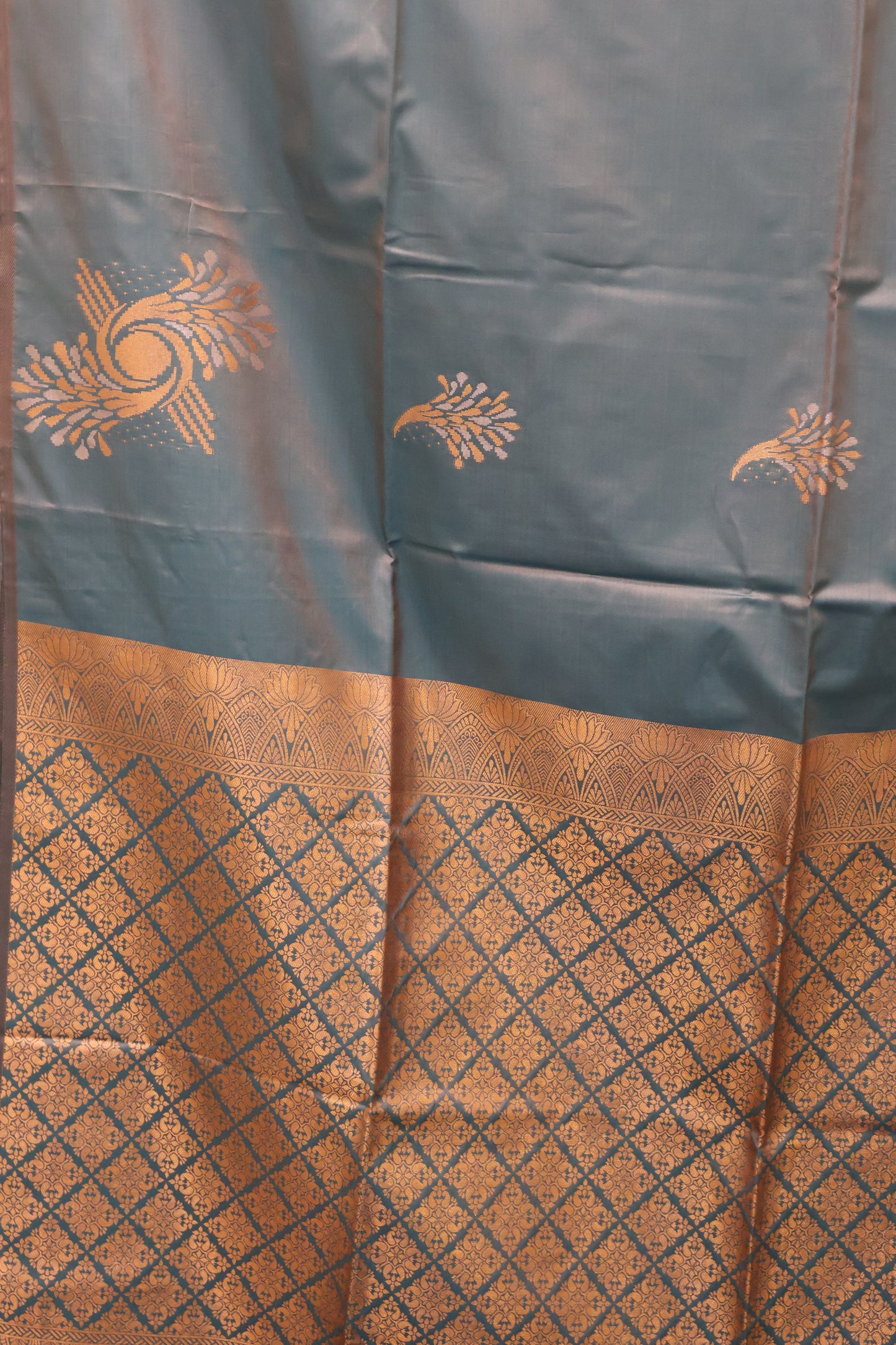 Semi Soft Silk Saree-Floral Pattern- Peacock Green