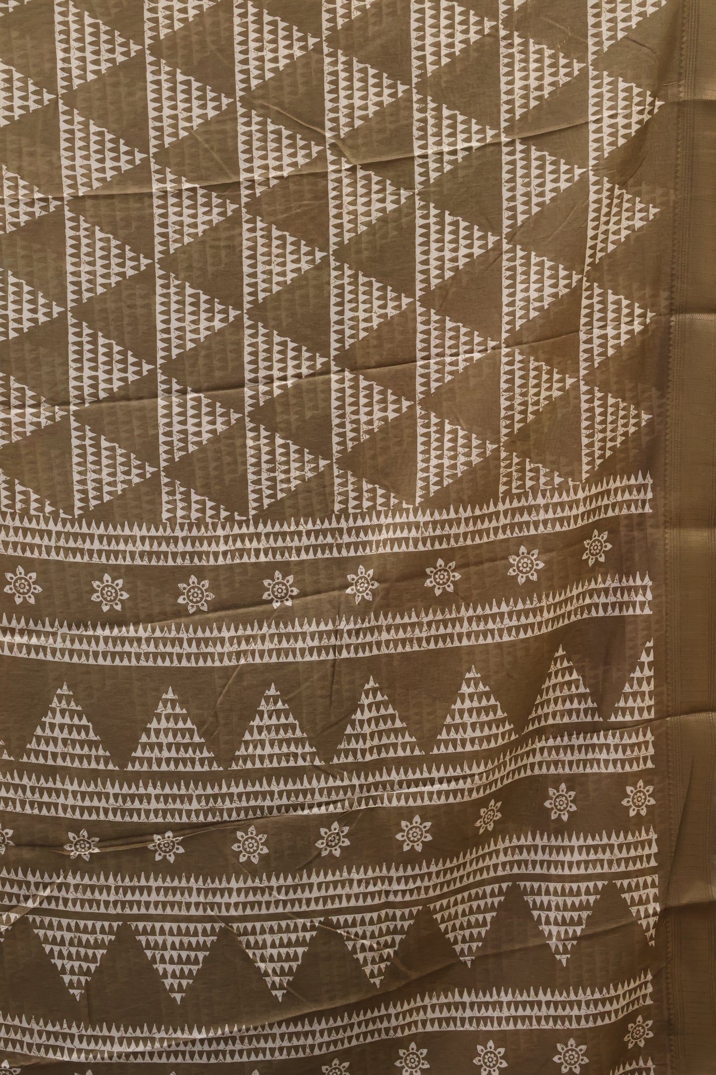 Dola Silk Saree Pyramid Pattern-Beige