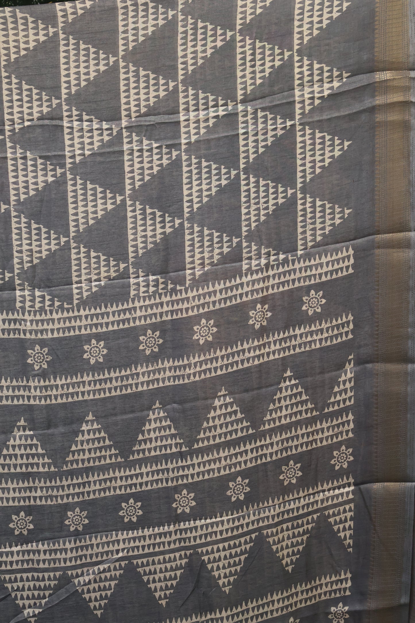 Dola Silk Saree Pyramid Pattern-Grey