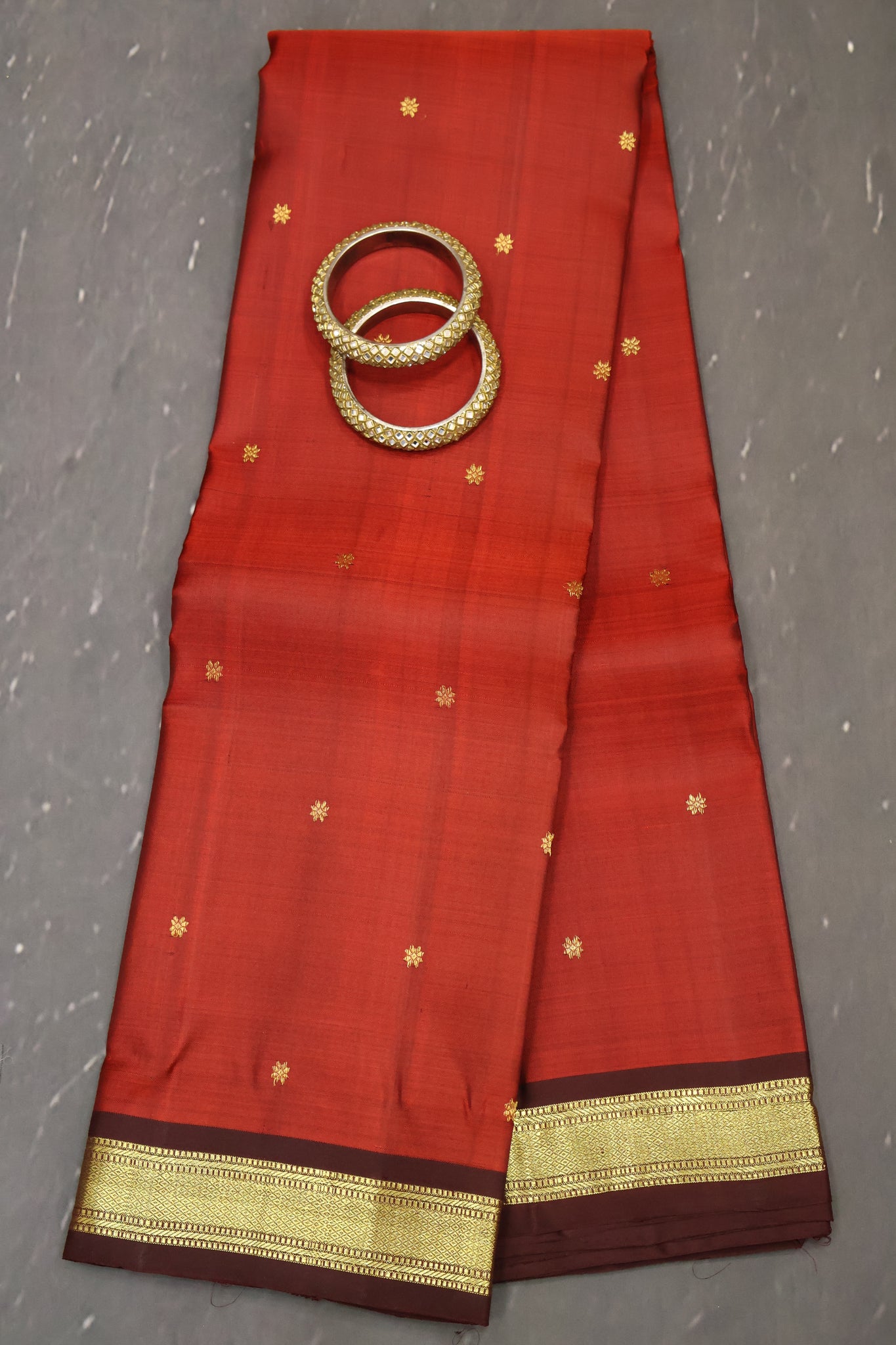 Pure Kanchipuram Saree -Maroon Small Border