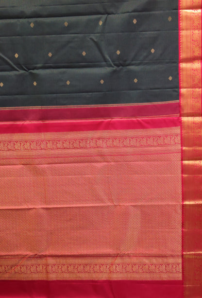Pure Kanjivaram Silk Saree - Green Anam Vairaoosi