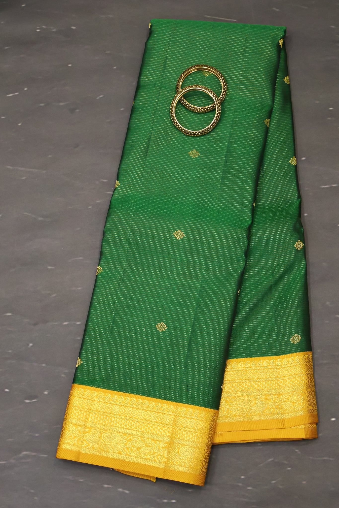 Pure Kanchipuram Silk Saree - Green Yellow Anam Vairaoosi