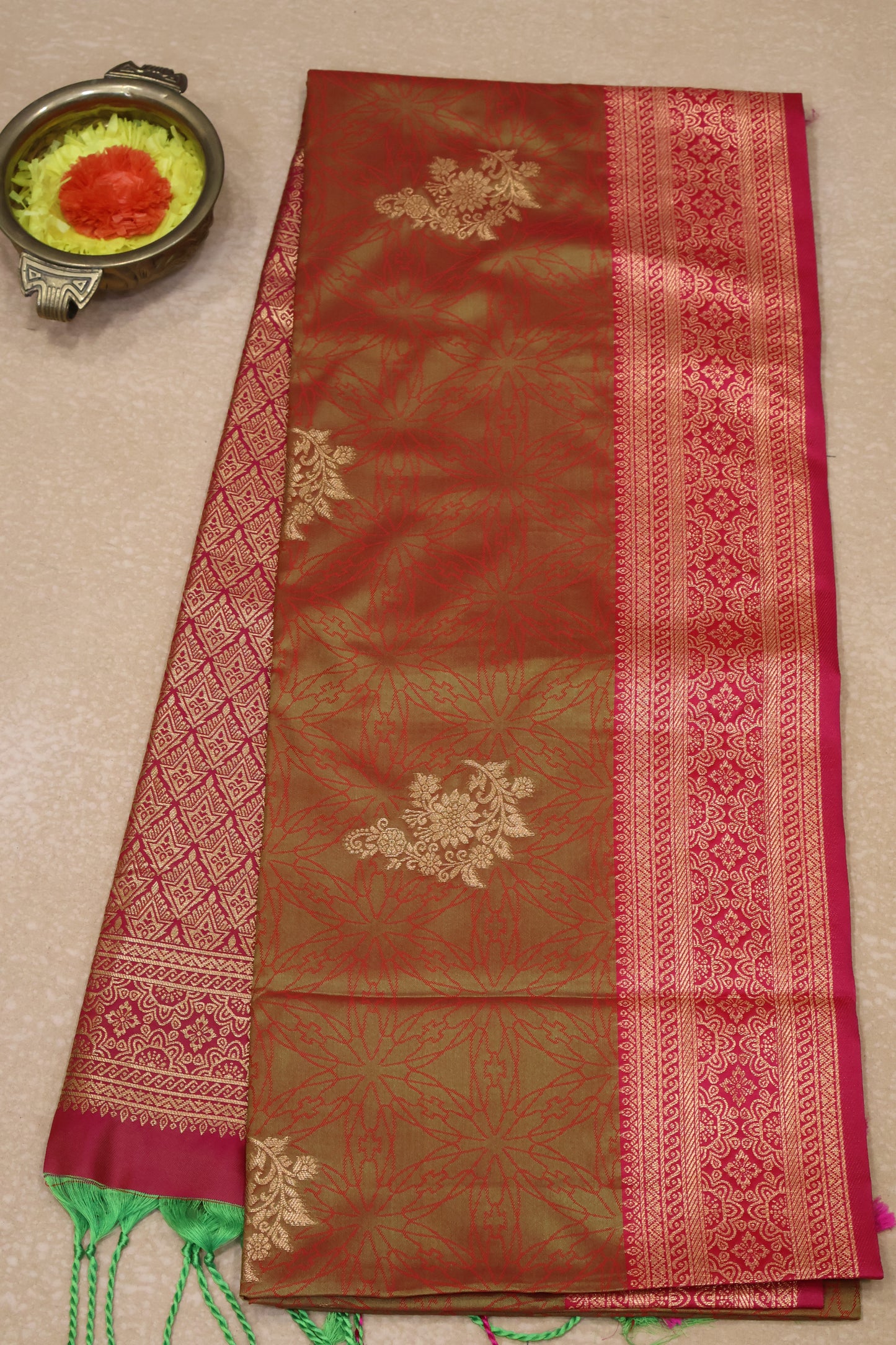 Semi Soft Silk Saree-Manthulir Floral Body