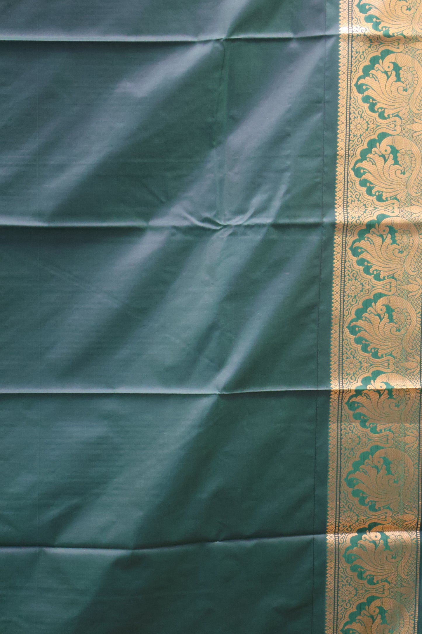 Semi Gadwal Silk Saree-Red Green