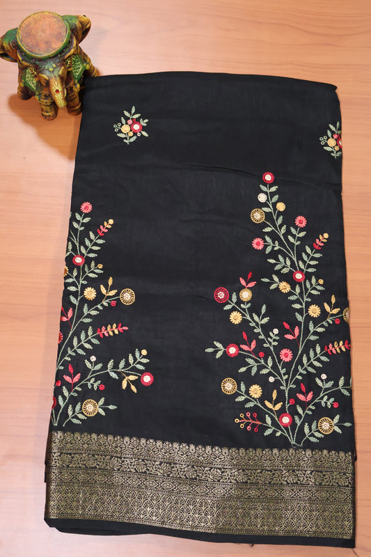 Viscose Saree-Black Round Flower Embryoid