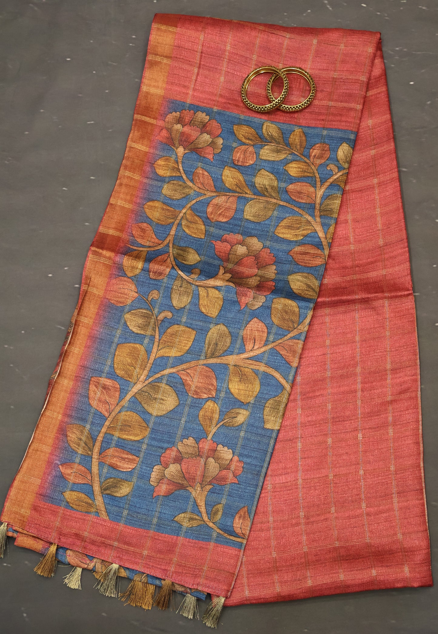 Semi Tussar Saree -Red Radha Krishna Pattern
