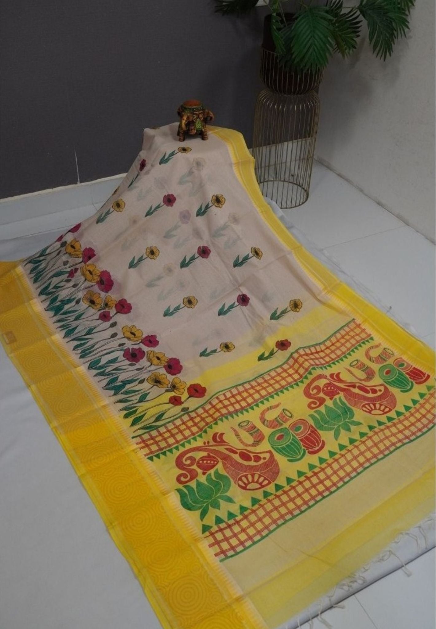 Pure Cotton Saree-Cream with Yellow in Sunshine Bloom Pattern