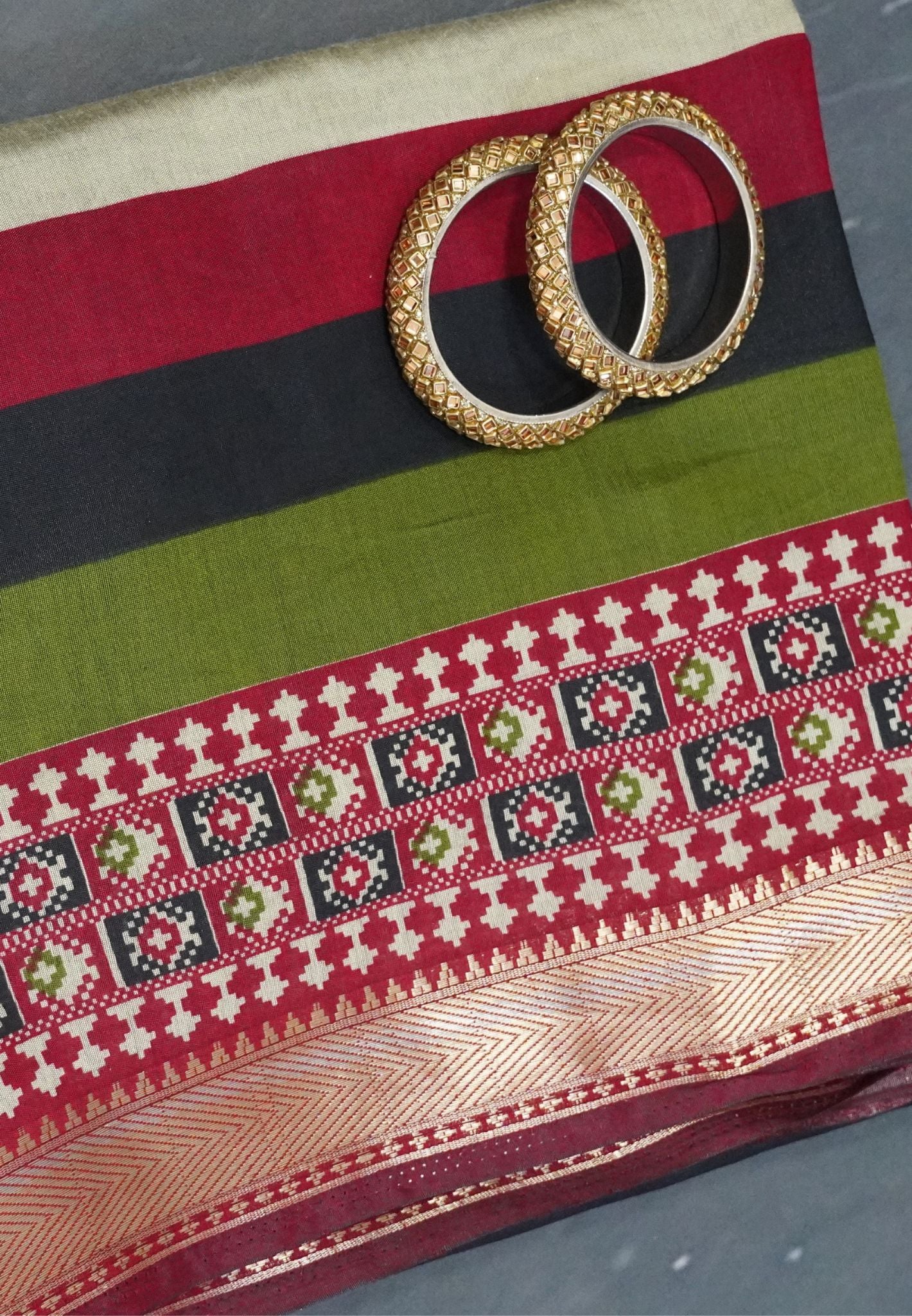 Malai Cotton Saree - Body Lines