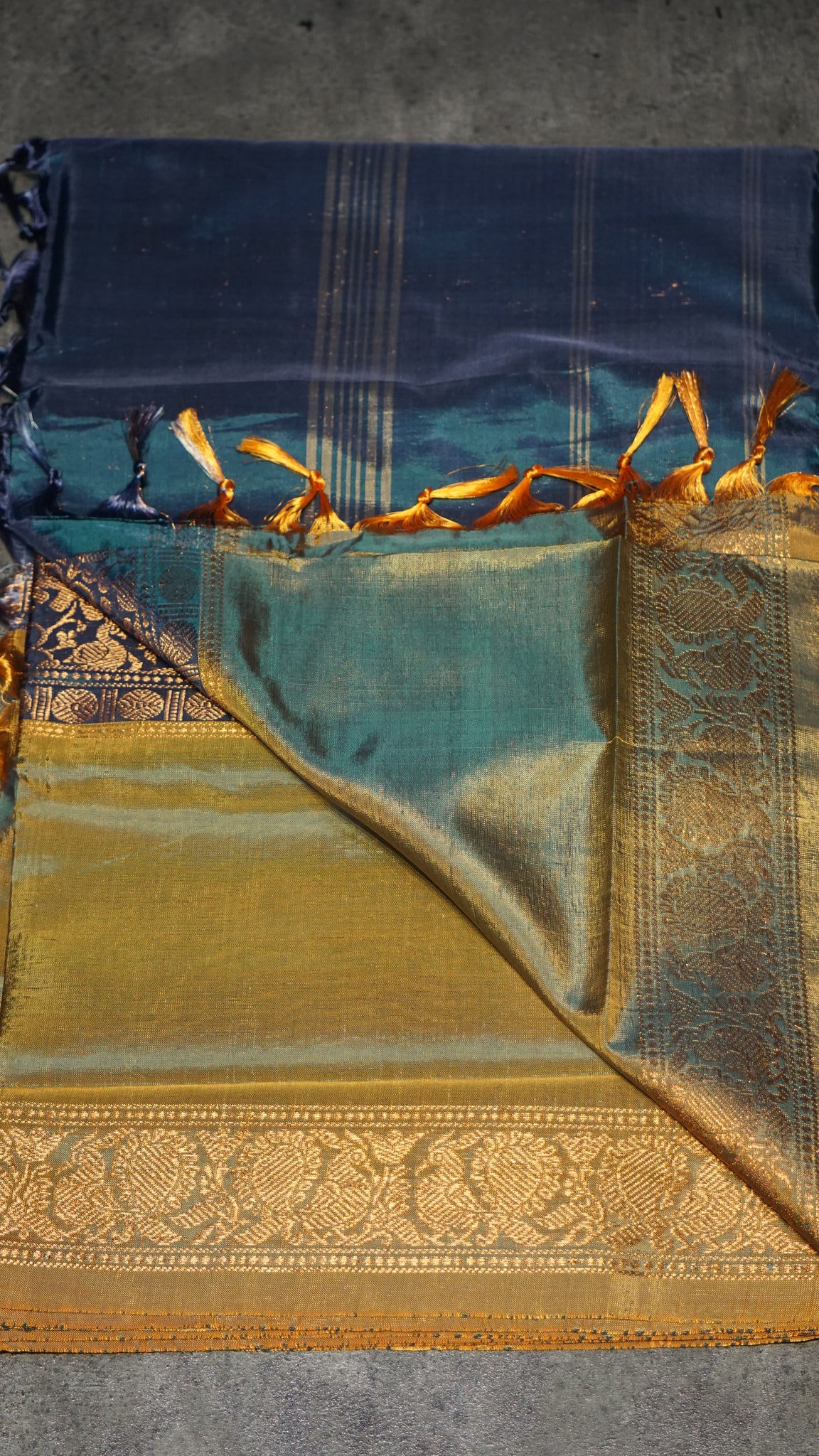 Vazhai Naaru Pattu Saree Vanasingaram Peacock Blue - Yellow