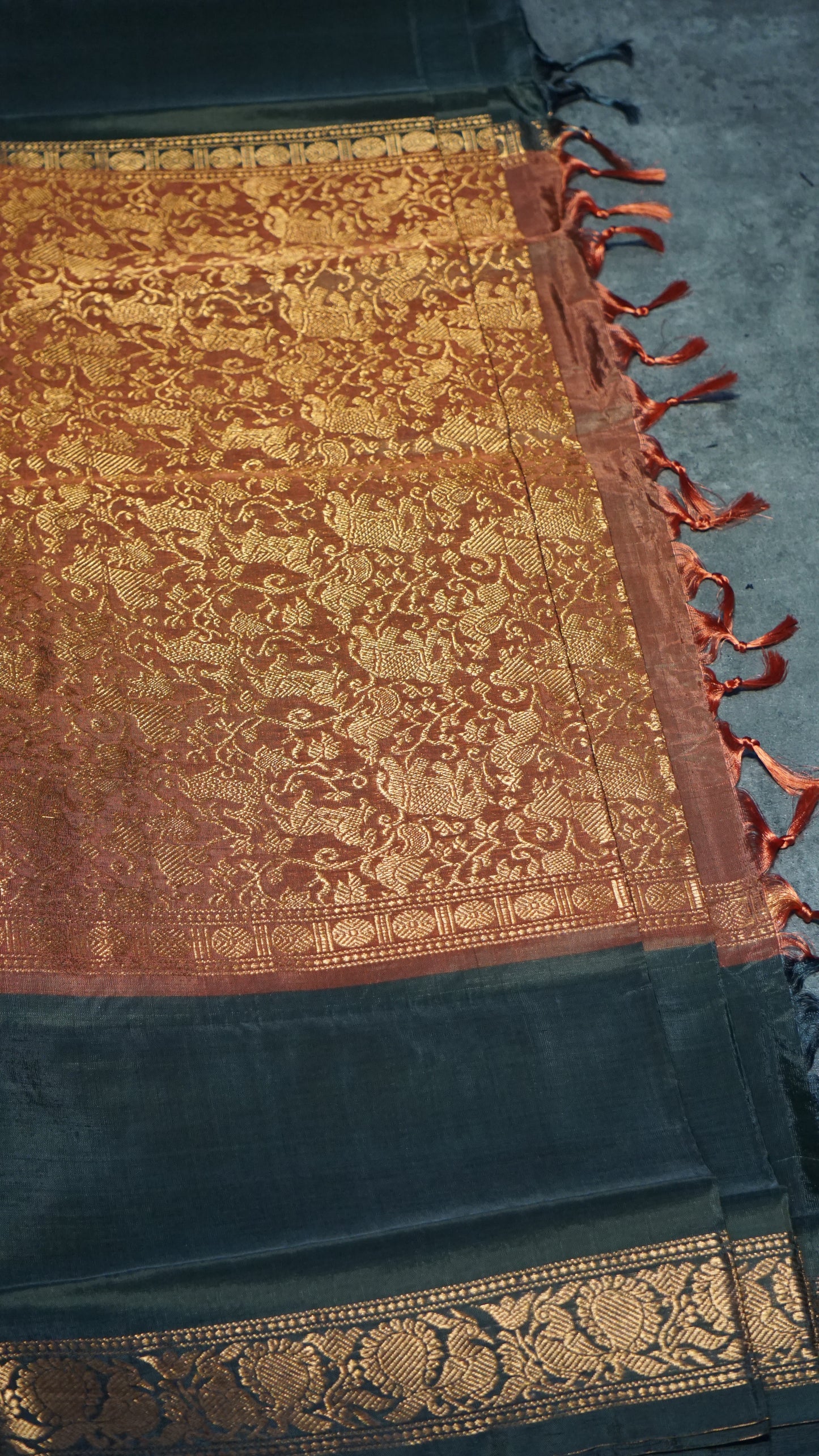 Vazhai Naaru Pattu Saree Vanasingaram Elephant Grey - Orange