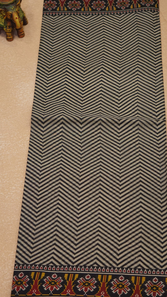 Kora Cotton Saree - Beige With Black Zig Zag Pattern